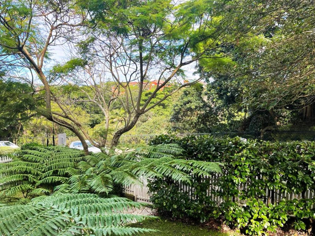 Elegant Hideaway - Walk To Beach Holiday home *